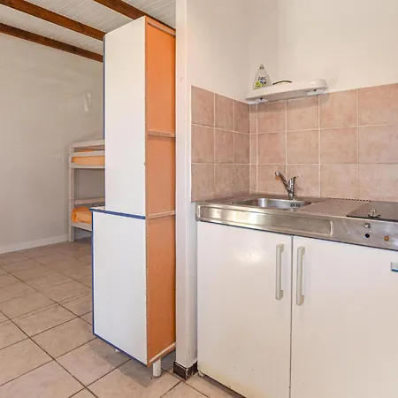1 Bedroom Beautiful In Calcatoggio (Corsica)