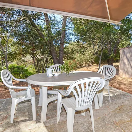 1 Bedroom Beautiful In
